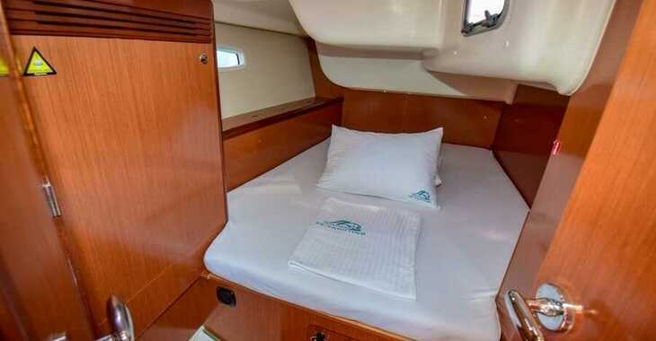 Rent a sailboat in Marmaris Yacht Marina - Oceanis 40