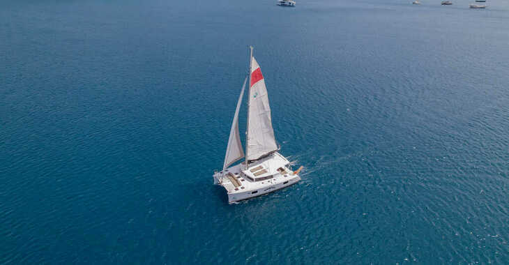 Chartern Sie katamaran in Marmaris Yacht Marina - Lagoon 421