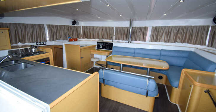 Rent a catamaran in Marmaris Yacht Marina - Lagoon 421