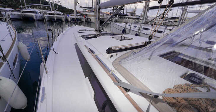 Rent a sailboat in Marmaris Yacht Marina - Dufour 390