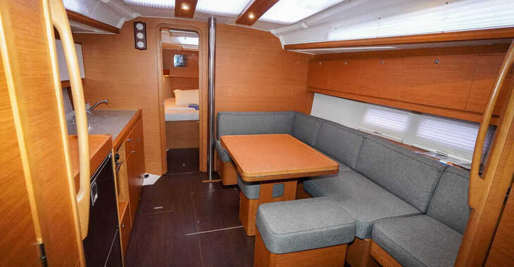 Rent a sailboat in Marmaris Yacht Marina - Dufour 390
