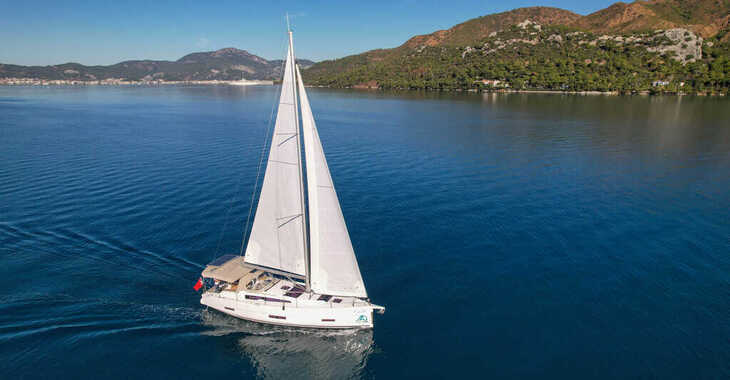 Rent a sailboat in Marmaris Yacht Marina - Dufour 390