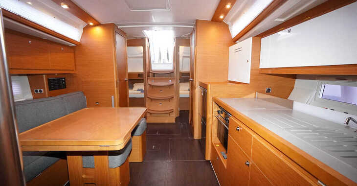 Rent a sailboat in Marmaris Yacht Marina - Dufour 390
