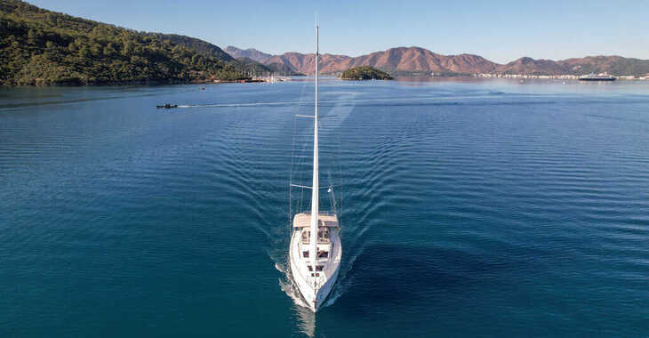 Rent a sailboat in Marmaris Yacht Marina - Dufour 390