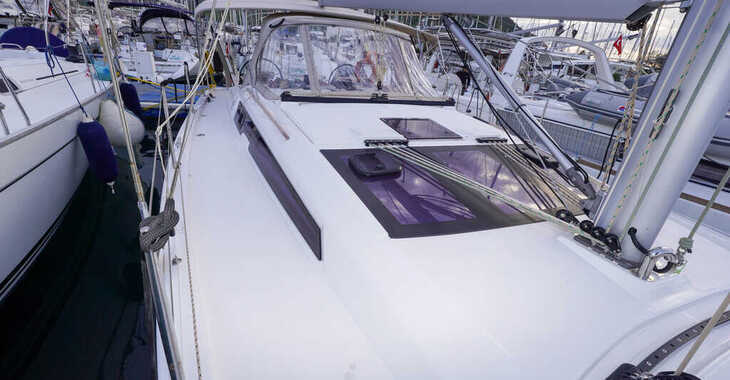 Rent a sailboat in Marmaris Yacht Marina - Dufour 390