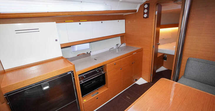 Rent a sailboat in Marmaris Yacht Marina - Dufour 390