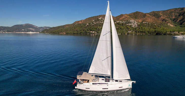 Rent a sailboat in Marmaris Yacht Marina - Dufour 390