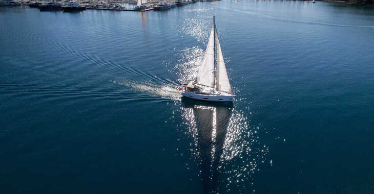 Rent a sailboat in Marmaris Yacht Marina - Dufour 390