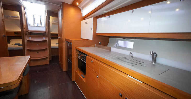 Rent a sailboat in Marmaris Yacht Marina - Dufour 390