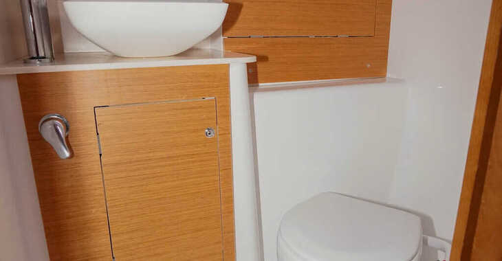 Rent a sailboat in Marmaris Yacht Marina - Dufour 390