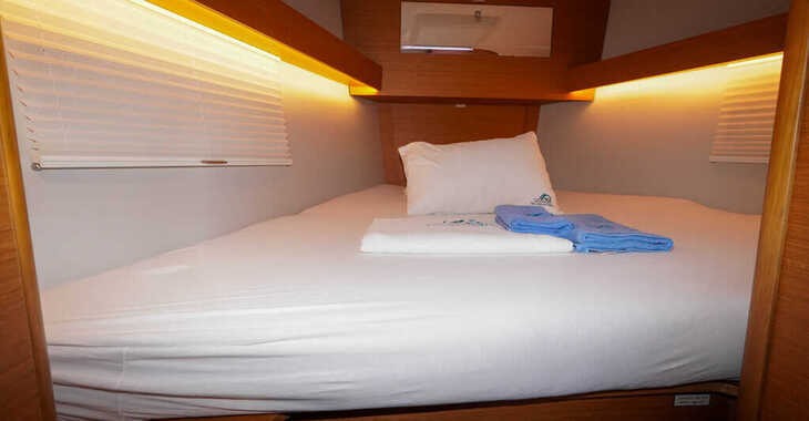 Rent a sailboat in Marmaris Yacht Marina - Dufour 390