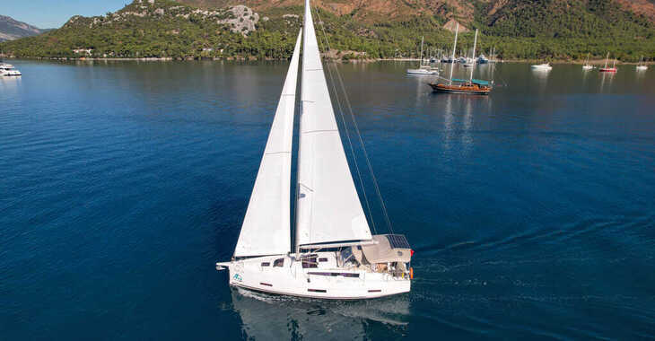 Rent a sailboat in Marmaris Yacht Marina - Dufour 390