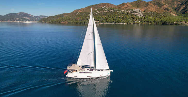 Rent a sailboat in Marmaris Yacht Marina - Dufour 390
