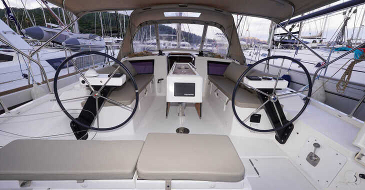 Rent a sailboat in Marmaris Yacht Marina - Dufour 390