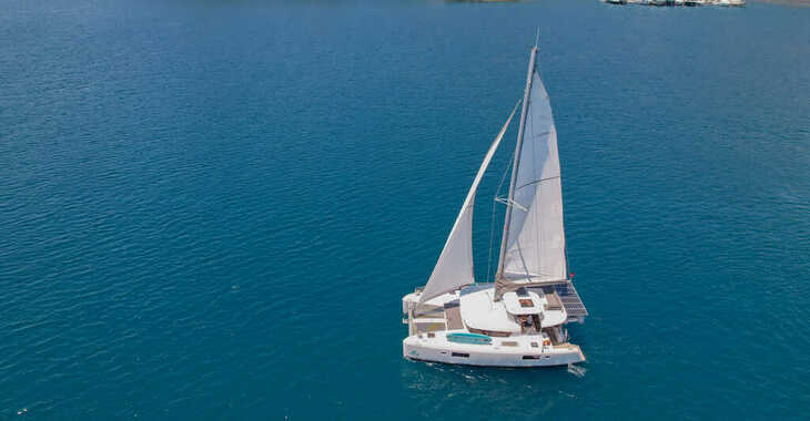 Chartern Sie katamaran in Marmaris Yacht Marina - Lagoon 42