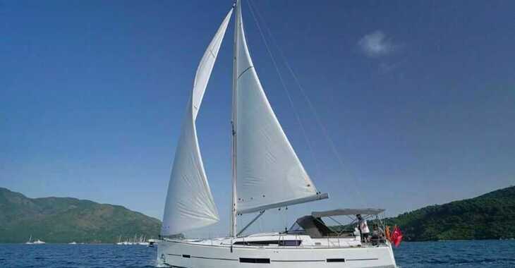 Rent a sailboat in Marmaris Yacht Marina - Dufour 520 Grand Large