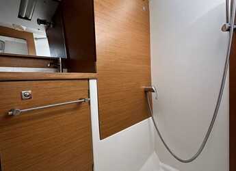 Rent a sailboat in Marina Drage - Sun Odyssey 389