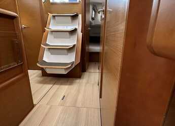 Rent a sailboat in Marina Drage - Sun Odyssey 389