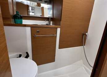 Rent a sailboat in Marina Drage - Sun Odyssey 389