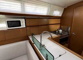 Rent a sailboat in Marina Drage - Sun Odyssey 389