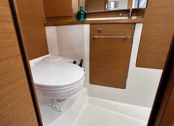 Rent a sailboat in Marina Drage - Sun Odyssey 389