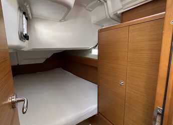 Chartern Sie segelboot in Marina Drage - Sun Odyssey 389