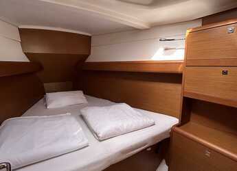 Chartern Sie segelboot in Marina Drage - Sun Odyssey 389