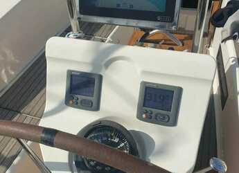 Rent a sailboat in Contra Muelle Mollet - Bavaria 32 Cruiser