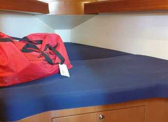 Rent a sailboat in Contra Muelle Mollet - Bavaria 32 Cruiser