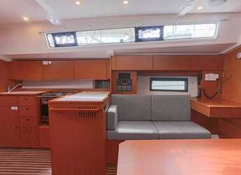 Rent a sailboat in Real Club Náutico de Palma - Bavaria C38