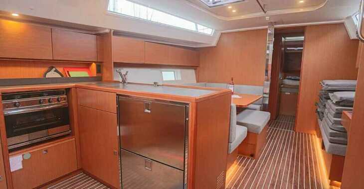 Rent a sailboat in Contra Muelle Mollet - Bavaria C45 - 4 cab.