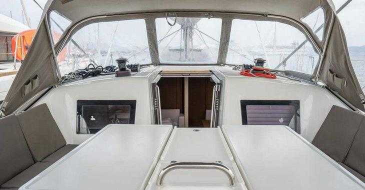 Rent a sailboat in Naousa Marina - Sun Odyssey 410
