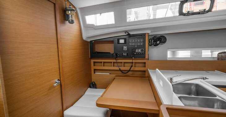 Chartern Sie segelboot in Naousa Marina - Sun Odyssey 410