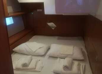 Chartern Sie segelboot in Nikiana Marina - Bavaria C50 - 5 + 1 cab.