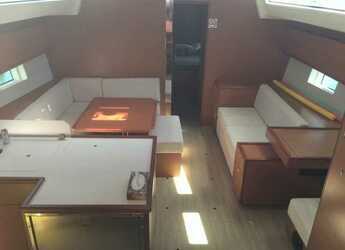 Chartern Sie segelboot in Nikiana Marina - Bavaria C50 - 5 + 1 cab.