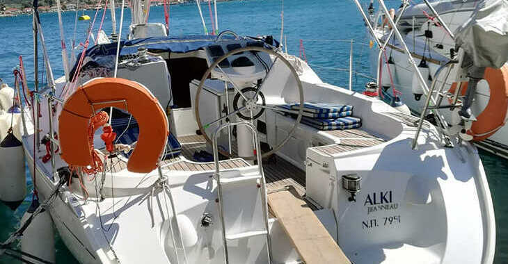 Chartern Sie segelboot in Nikiana Marina - Sun Odyssey 37