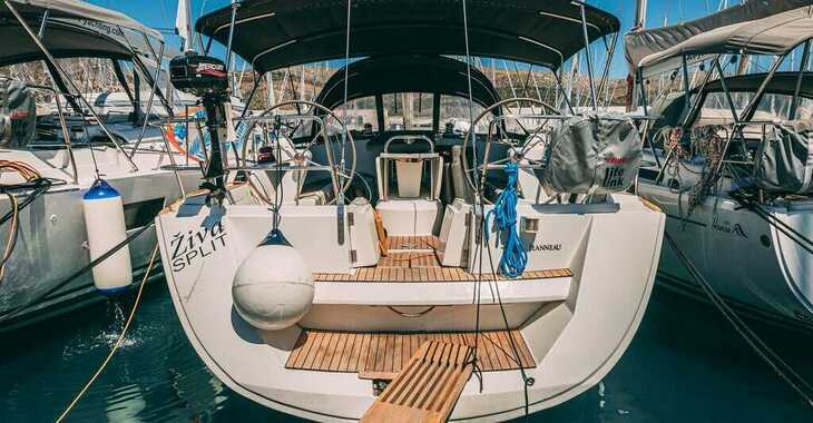 Rent a sailboat in Marina Baotić - Sun Odyssey 49