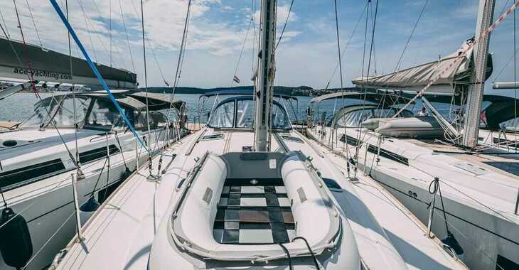 Chartern Sie segelboot in Marina Baotić - Sun Odyssey 49i