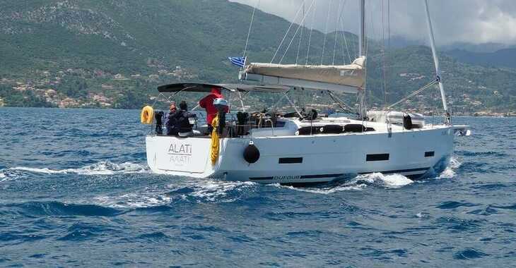 Rent a sailboat in Nidri Marine - Dufour 390 Grand Large