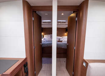 Rent a sailboat in Nidri Marine - Oceanis 51.1