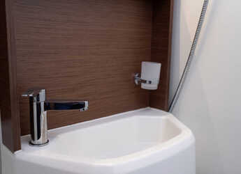 Rent a sailboat in Nidri Marine - Oceanis 51.1