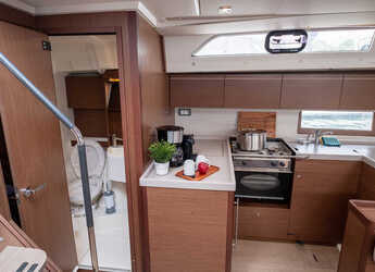 Rent a sailboat in Nidri Marine - Oceanis 51.1