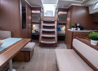 Rent a sailboat in Nidri Marine - Oceanis 51.1