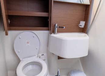 Rent a sailboat in Nidri Marine - Oceanis 51.1