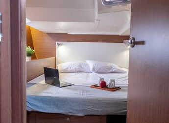 Rent a sailboat in Nidri Marine - Oceanis 51.1