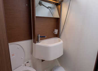 Rent a sailboat in Nidri Marine - Oceanis 51.1