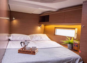 Rent a sailboat in Nidri Marine - Oceanis 51.1