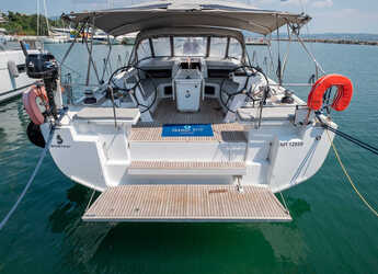 Rent a sailboat in Nidri Marine - Oceanis 51.1