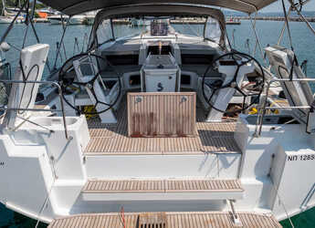 Rent a sailboat in Nidri Marine - Oceanis 51.1