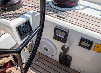 Rent a sailboat in Nidri Marine - Oceanis 51.1